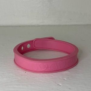 Adjustable pink plushie collar